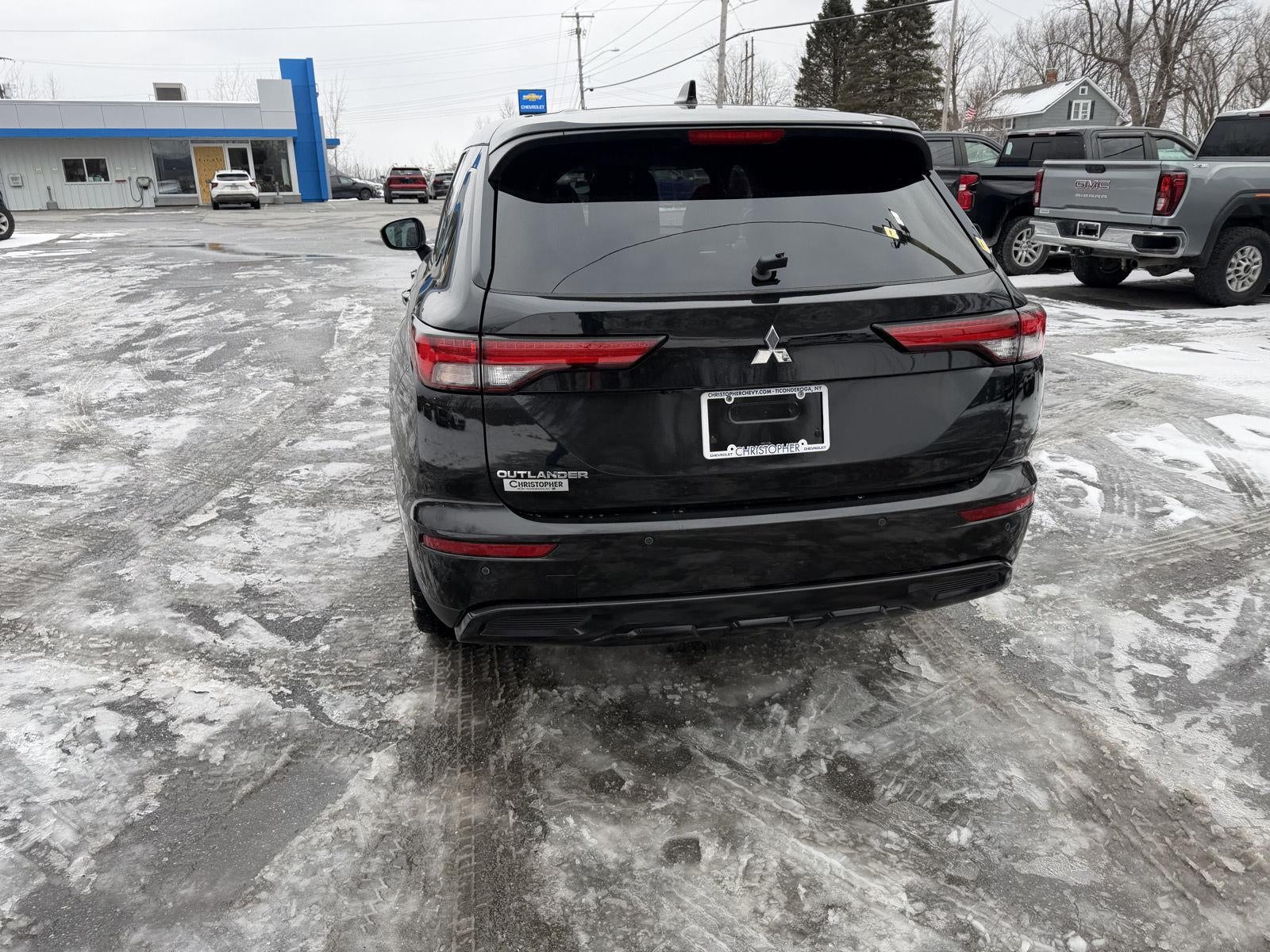 2022 Mitsubishi Outlander SE