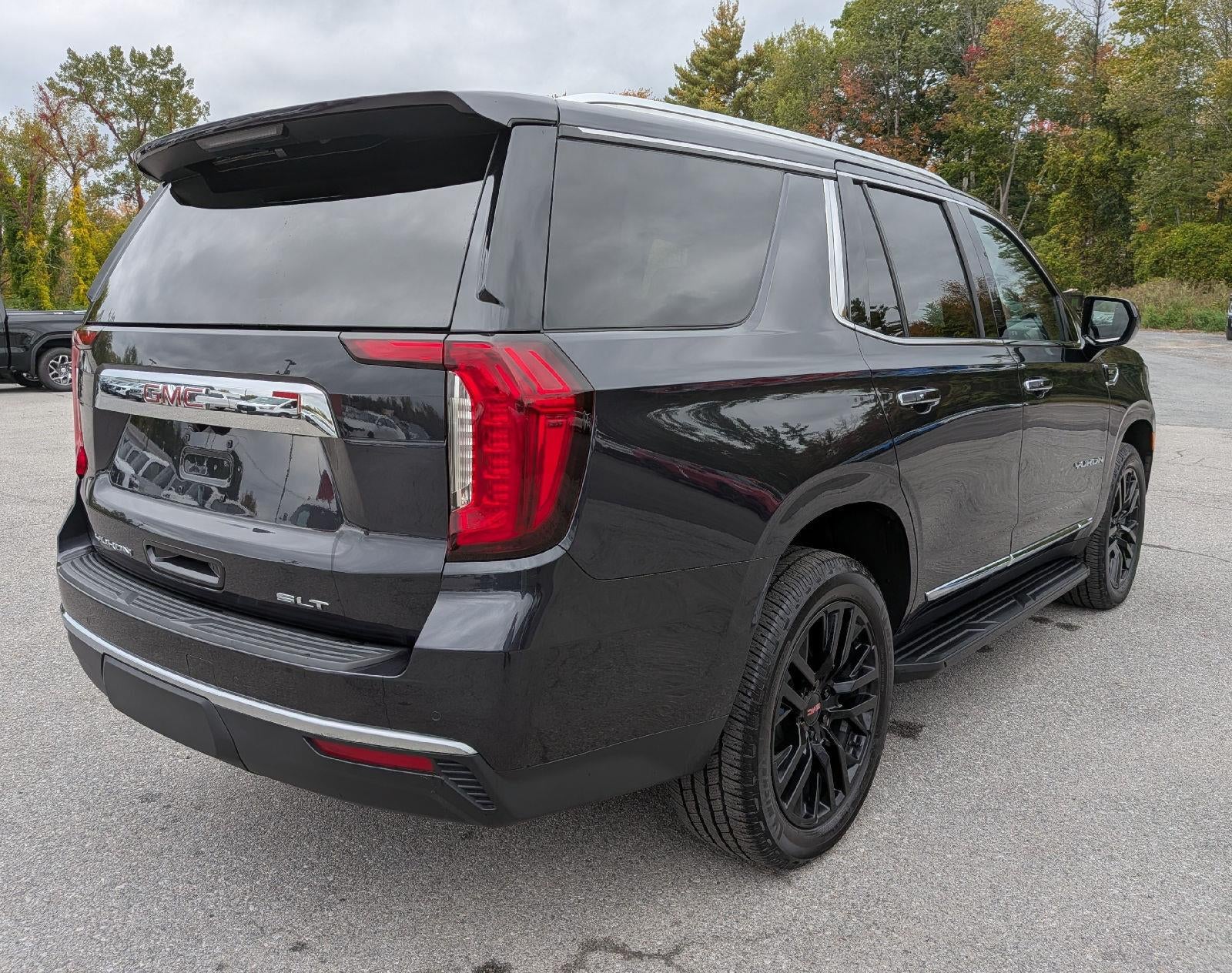 2023 GMC Yukon SLT