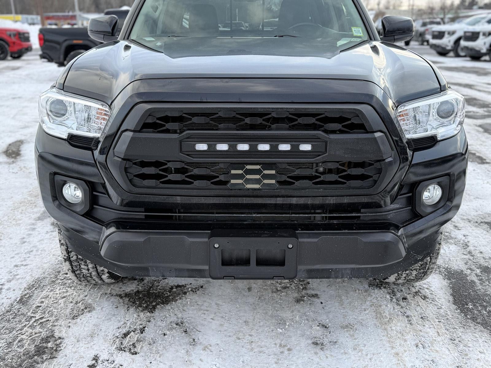2022 Toyota Tacoma 4WD SR