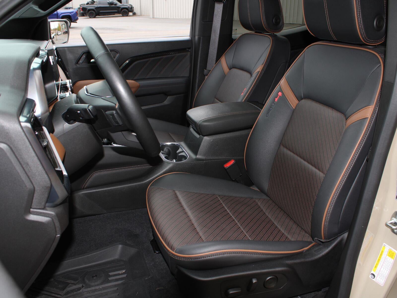 2024 GMC Canyon 4WD AT4