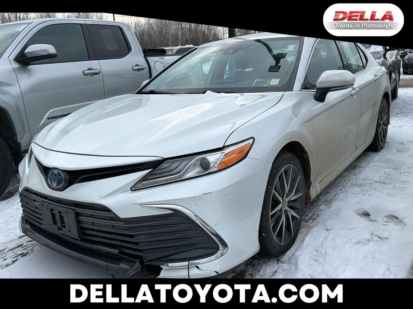 2022 Toyota Camry Hybrid XLE