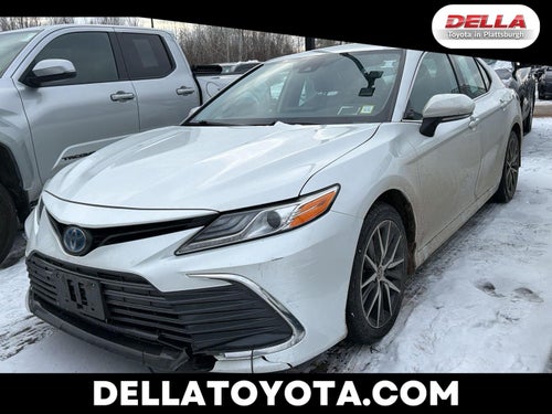 2022 Toyota Camry Hybrid XLE