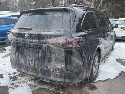 2024 Toyota Sienna LE
