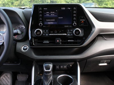 2021 Toyota Highlander LE