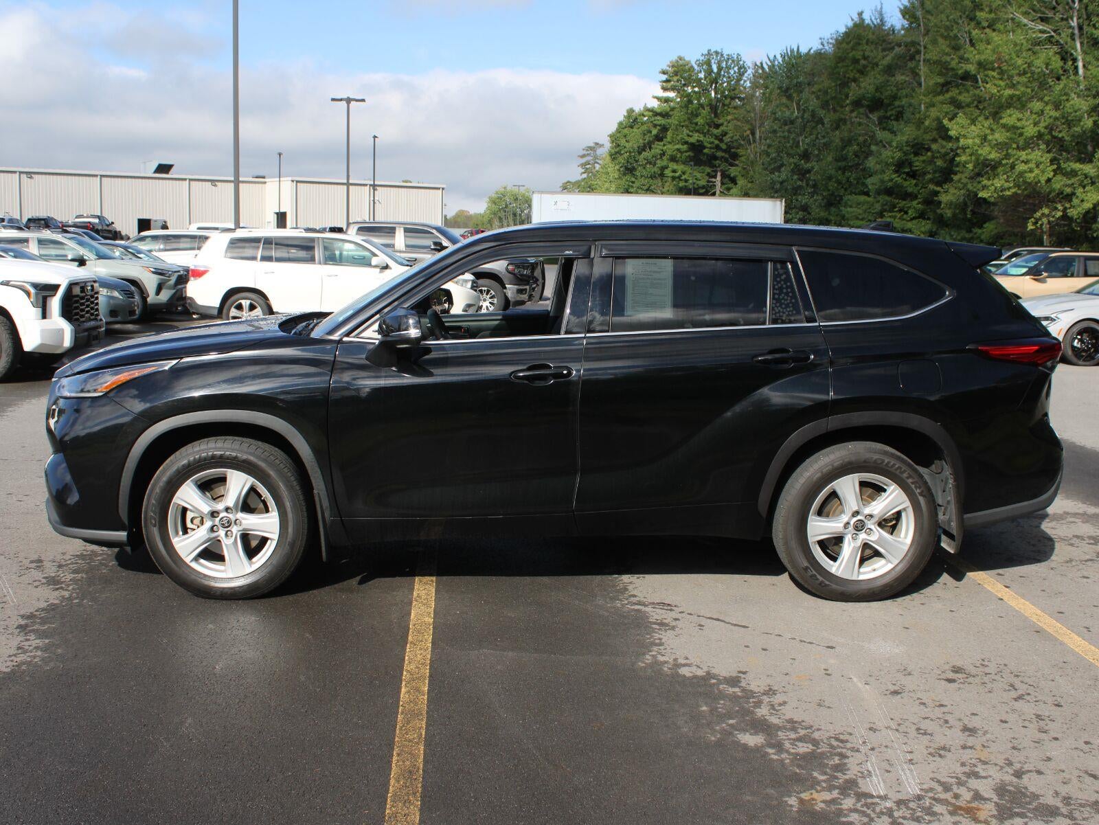 2021 Toyota Highlander LE
