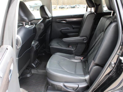 2022 Toyota Highlander Platinum