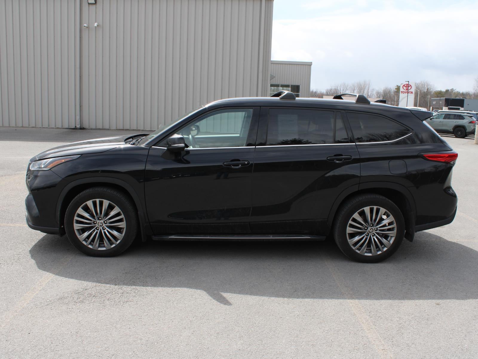 2022 Toyota Highlander Platinum