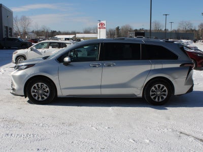 2023 Toyota Sienna XLE
