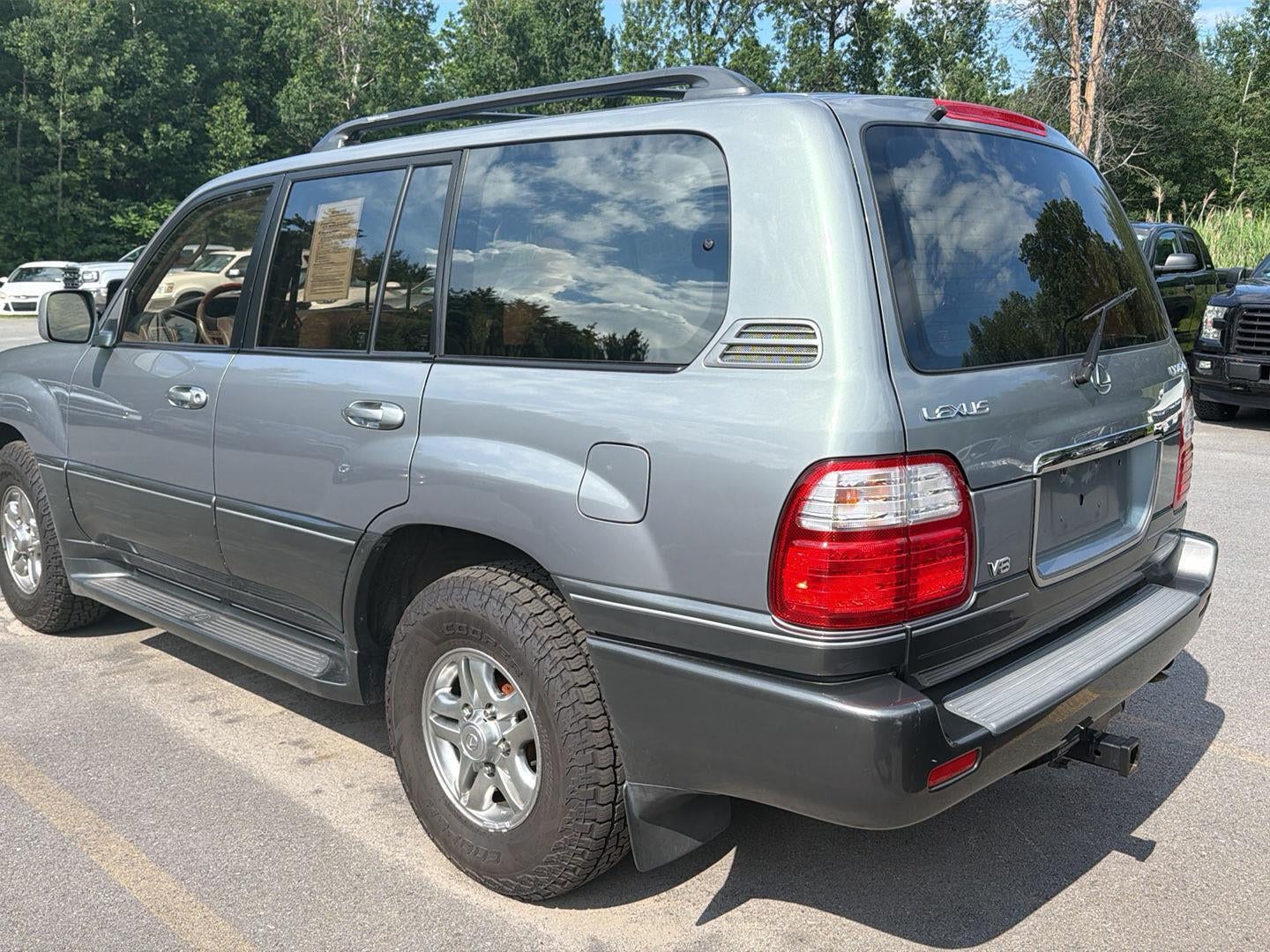 2001 Lexus LX 470 4dr SUV