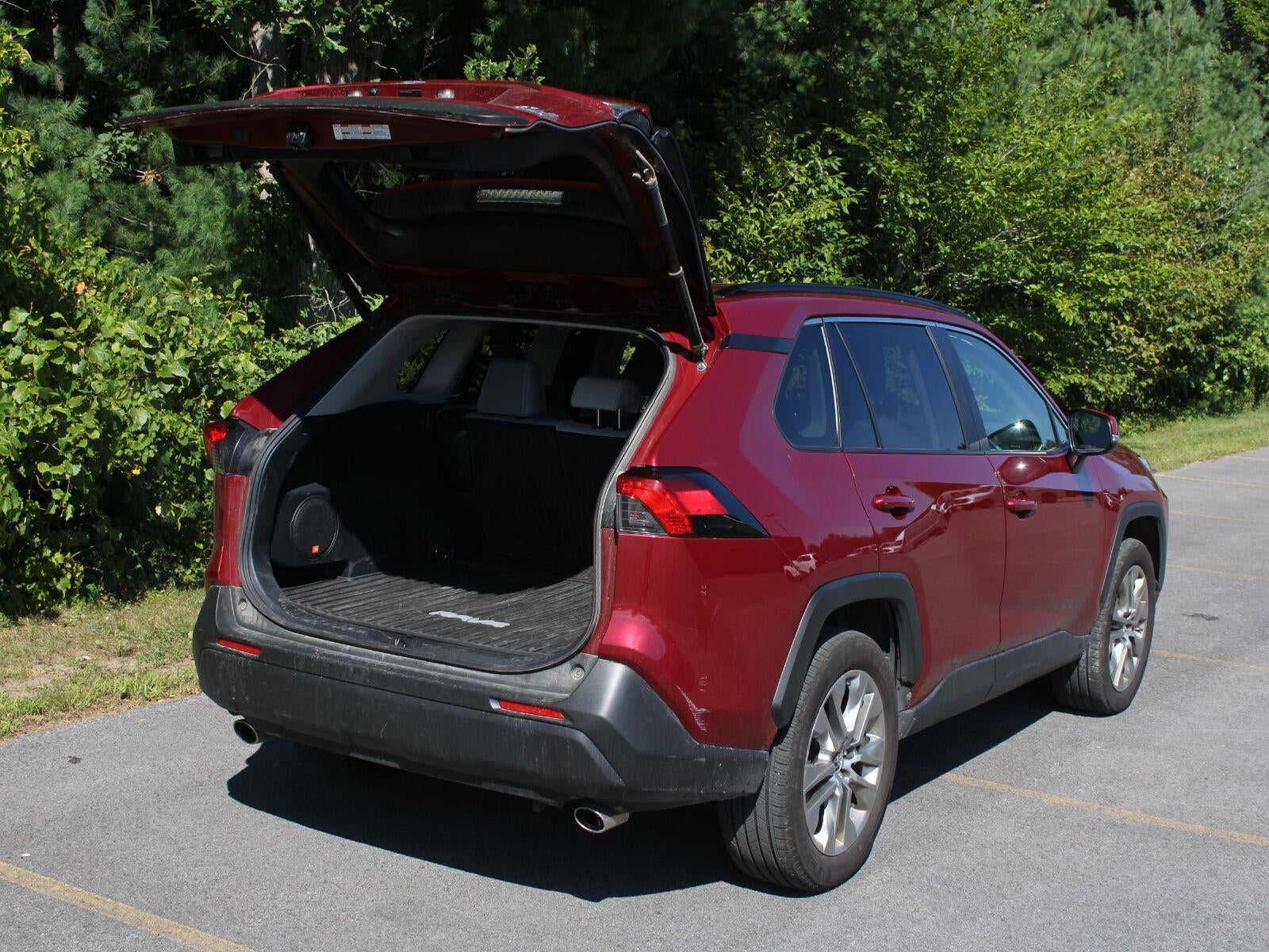2019 Toyota RAV4 XLE Premium