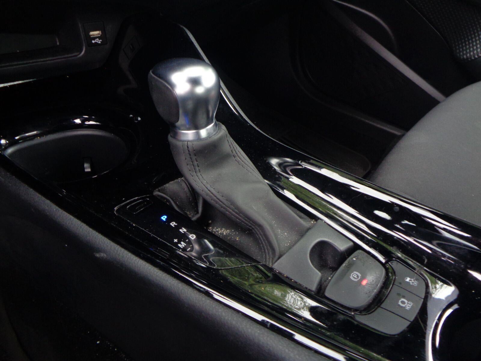 2022 Toyota C-HR XLE