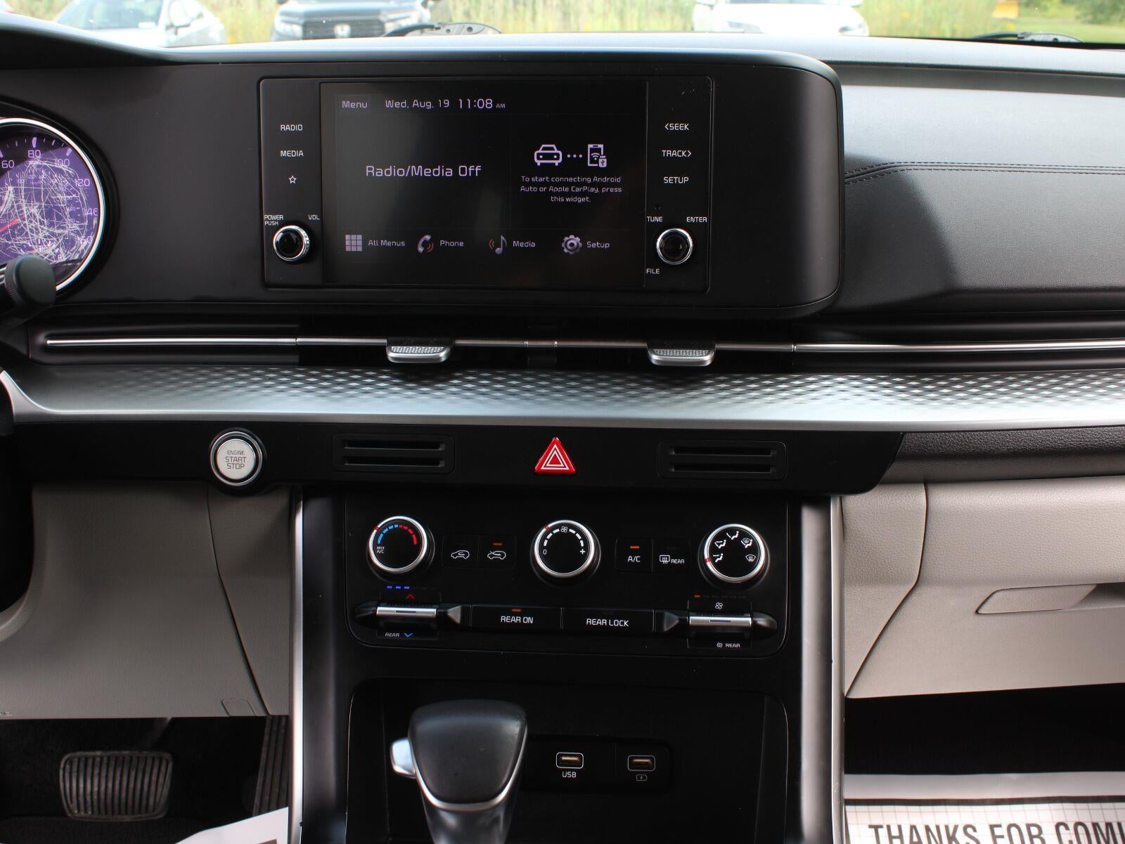 2024 Kia Carnival LX