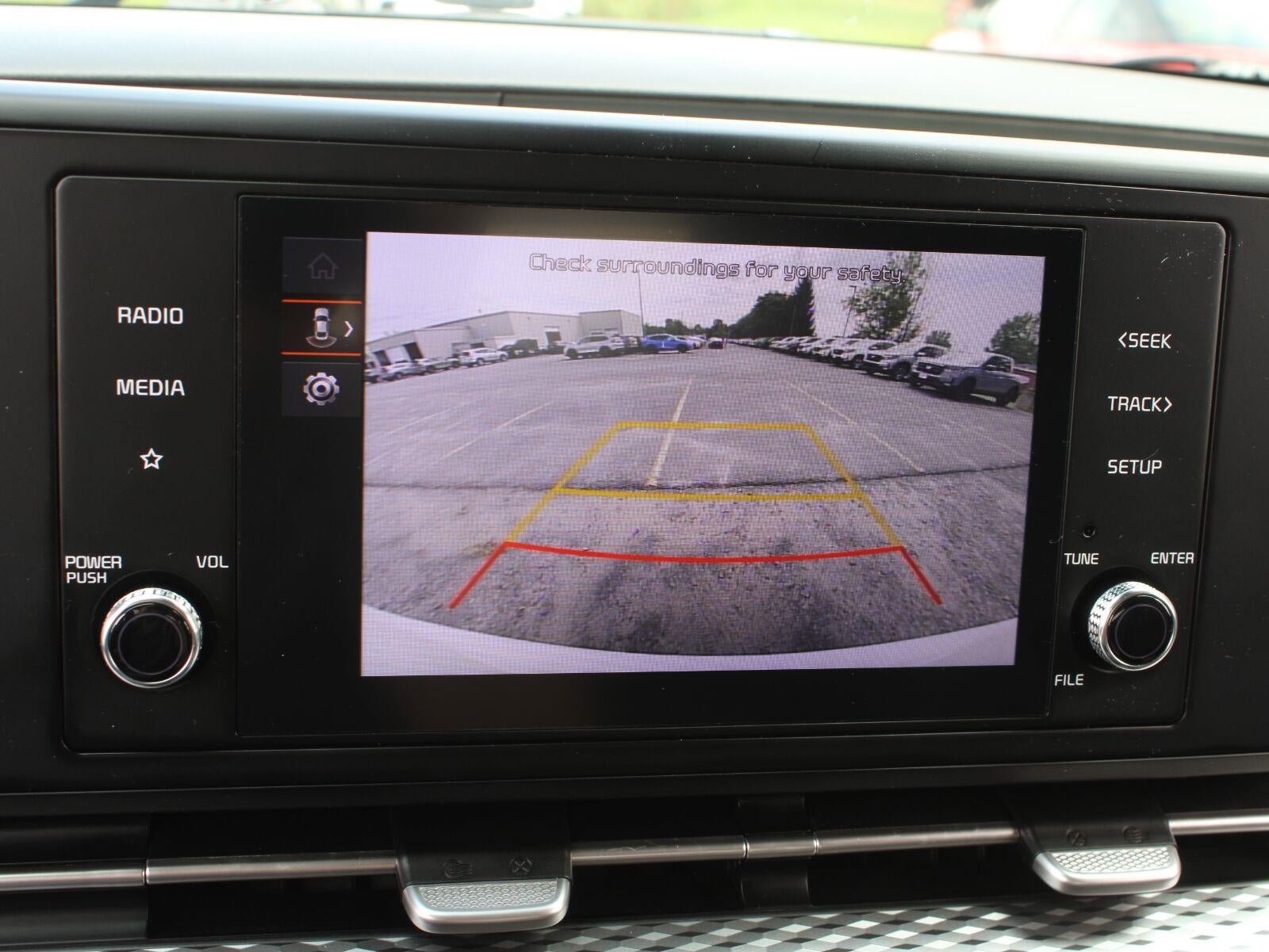 2024 Kia Carnival LX