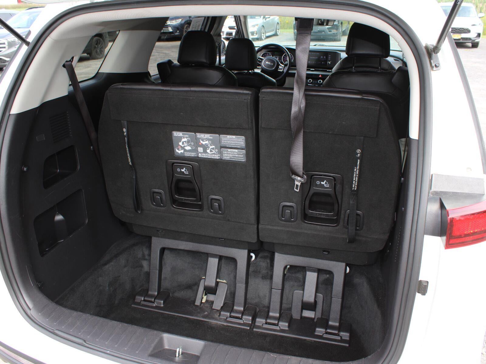 2024 Kia Carnival LX
