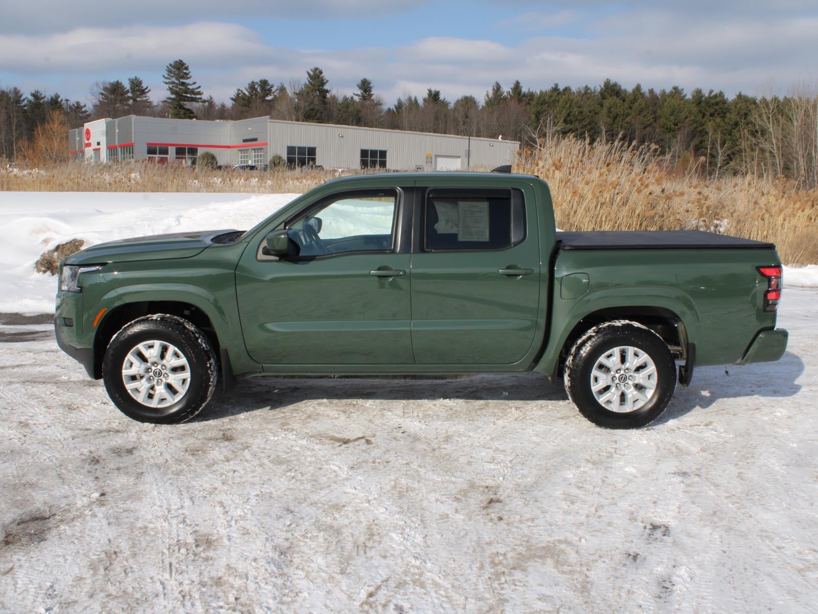 2022 Nissan Frontier SV