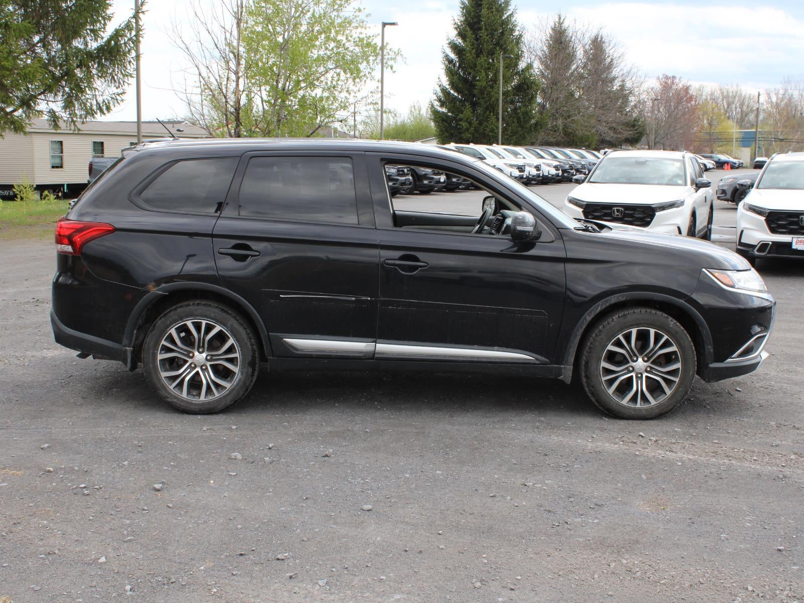 2016 Mitsubishi Outlander SE