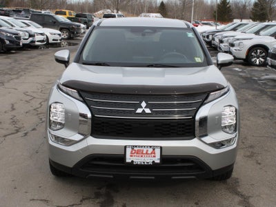 2022 Mitsubishi Outlander ES
