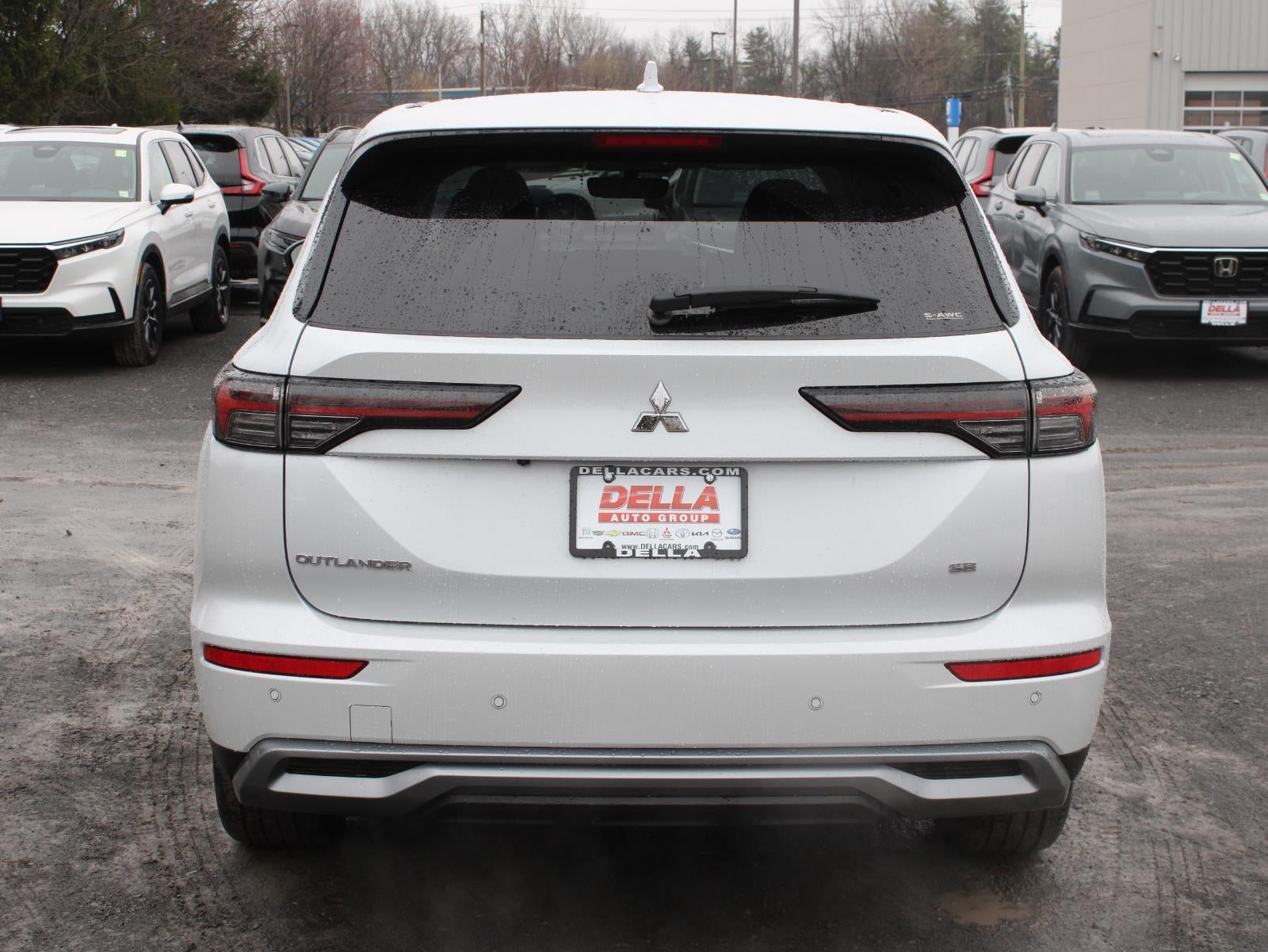2025 Mitsubishi Outlander SE