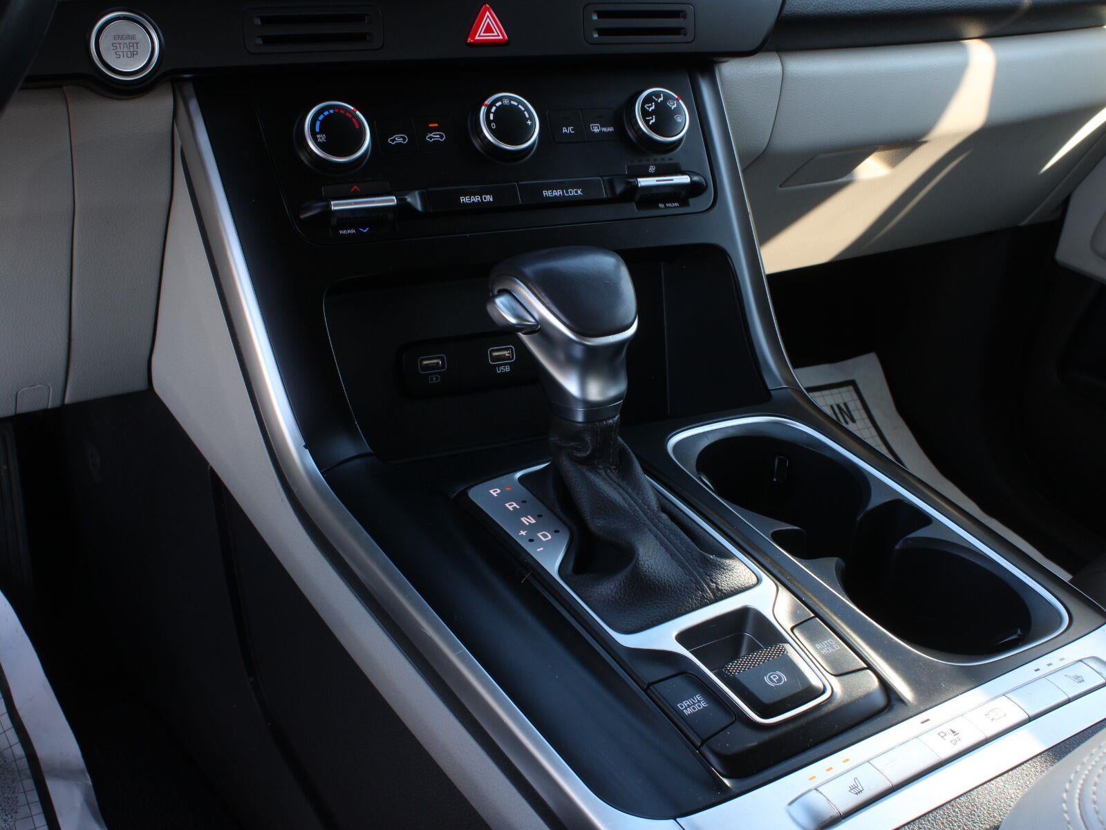2024 Kia Carnival LX
