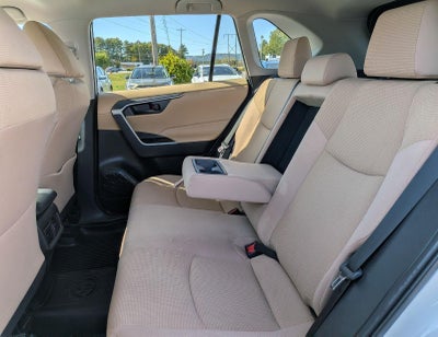 2022 Toyota RAV4 Hybrid LE