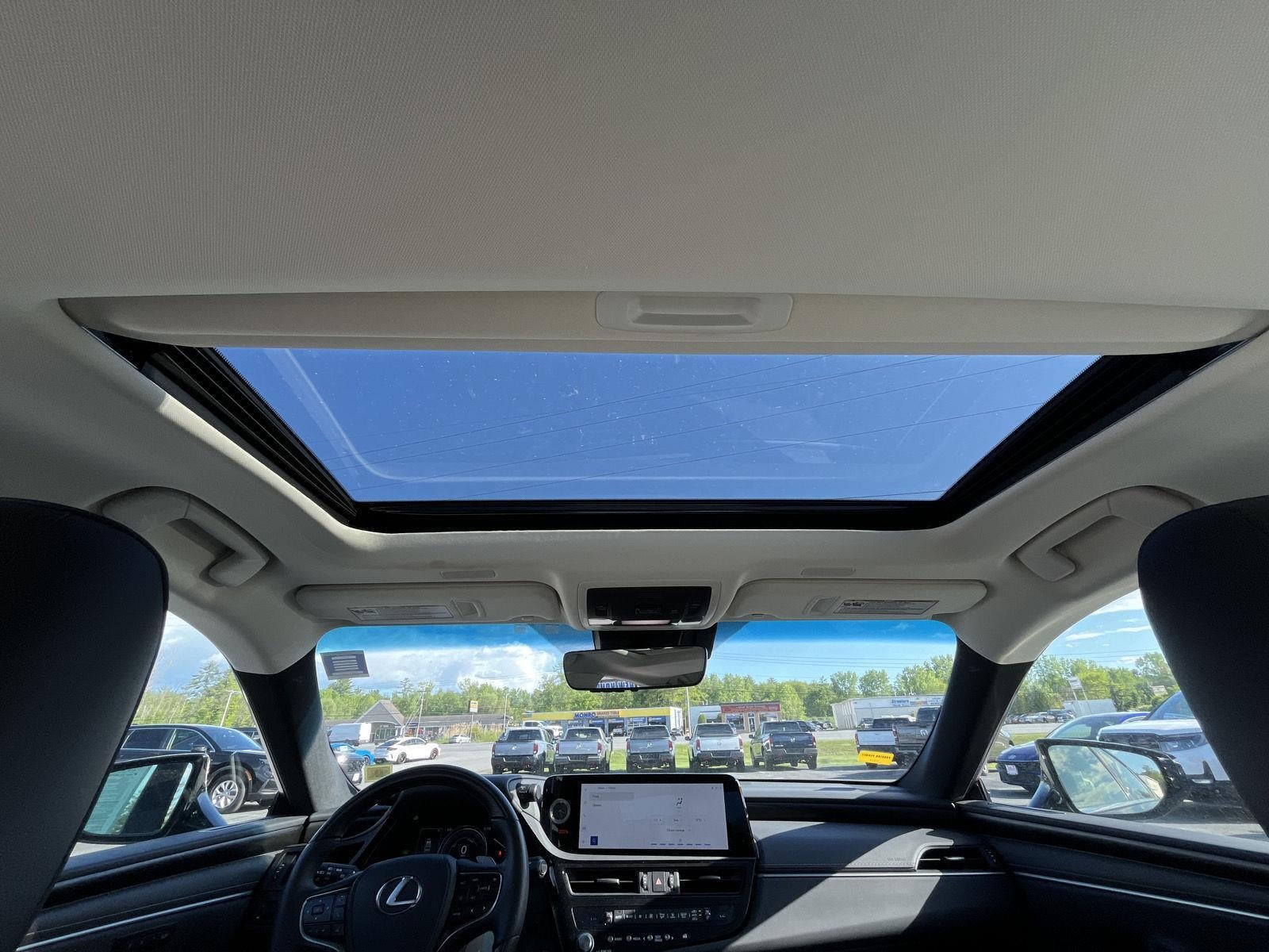 2025 Lexus ES ES 300h Luxury