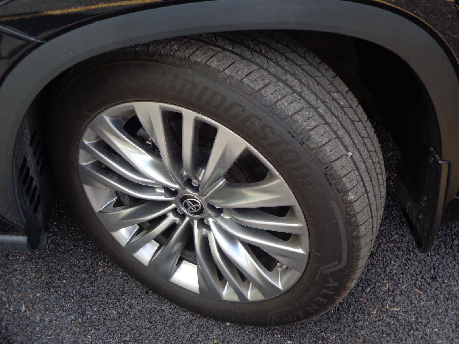 2024 Toyota Highlander Platinum