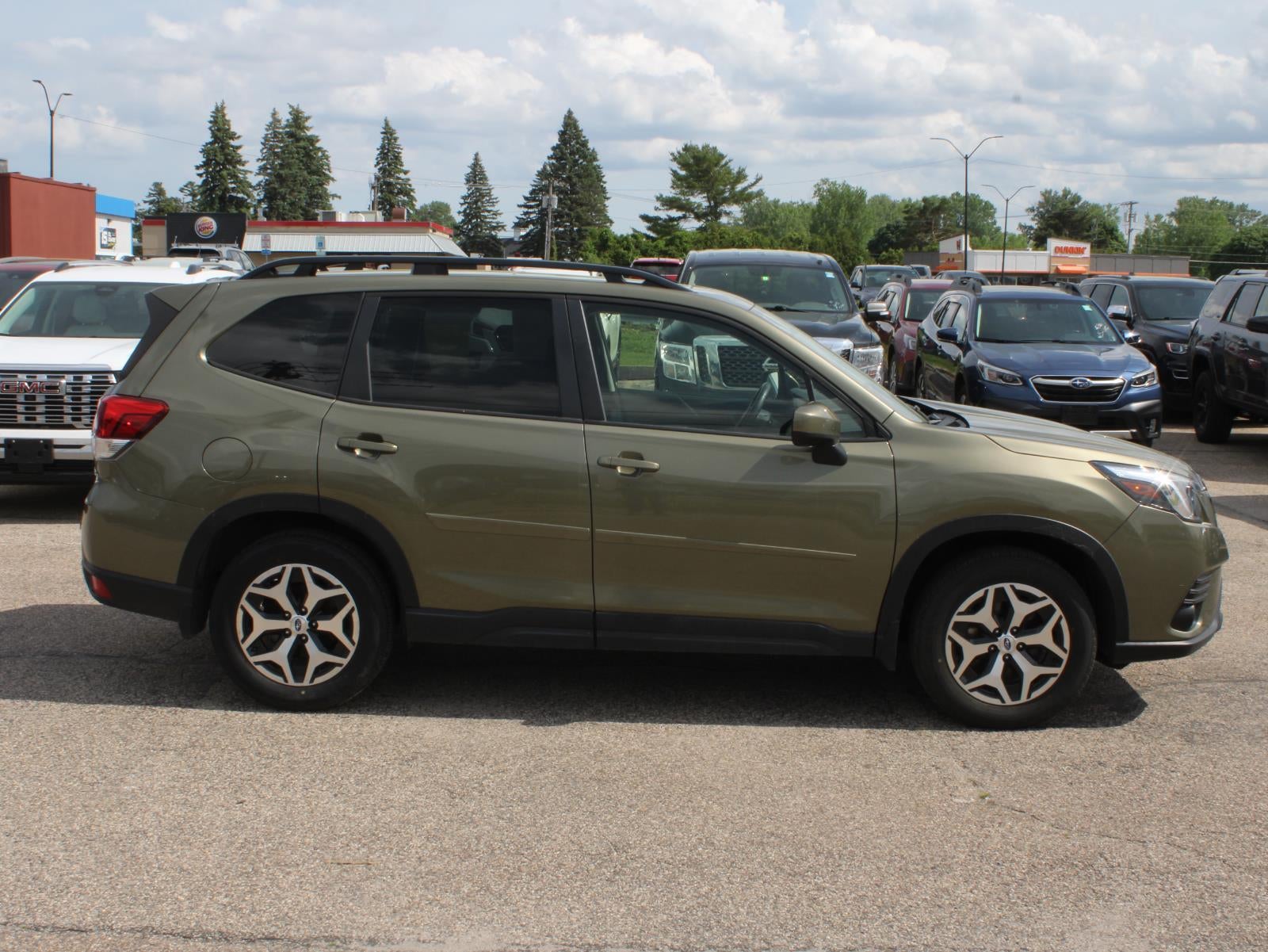 2023 Subaru Forester Premium