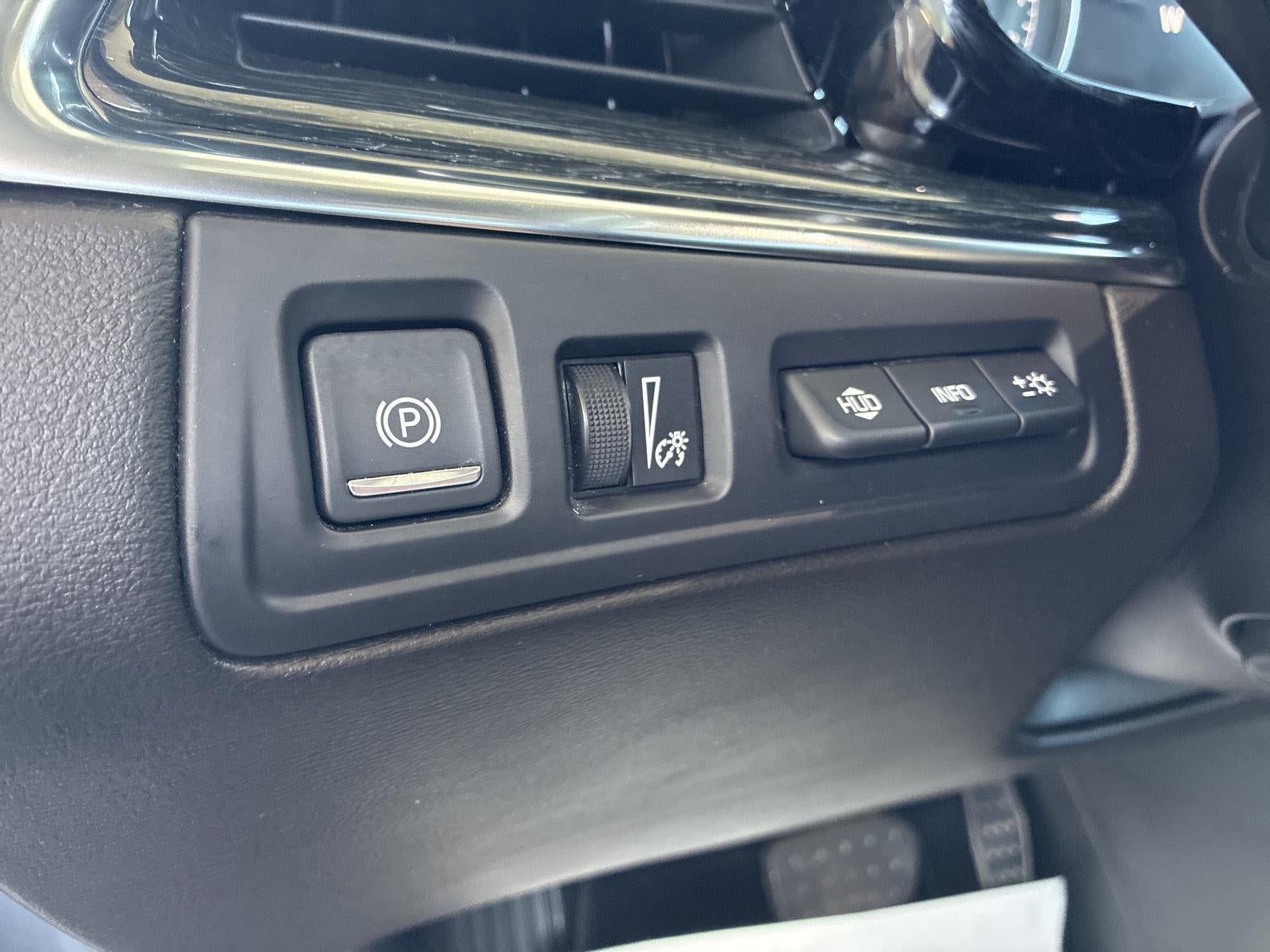 2022 Cadillac XT5 AWD Premium Luxury