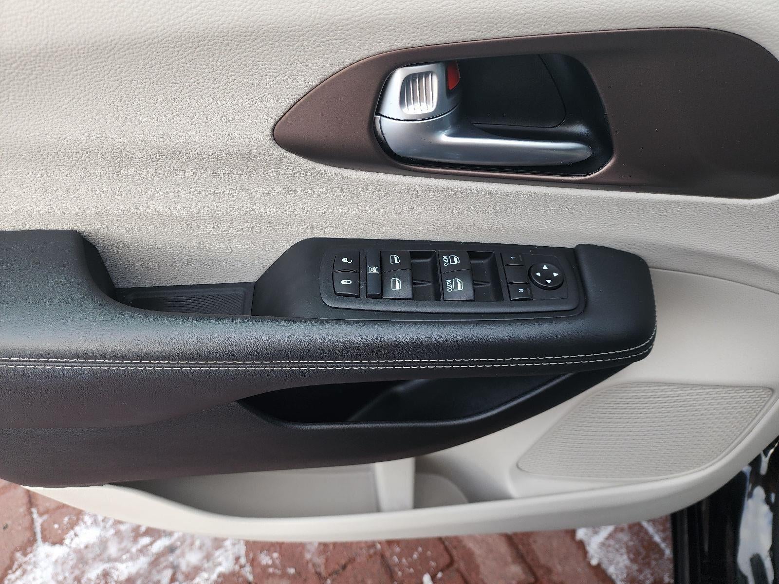 2023 Chrysler Pacifica Touring