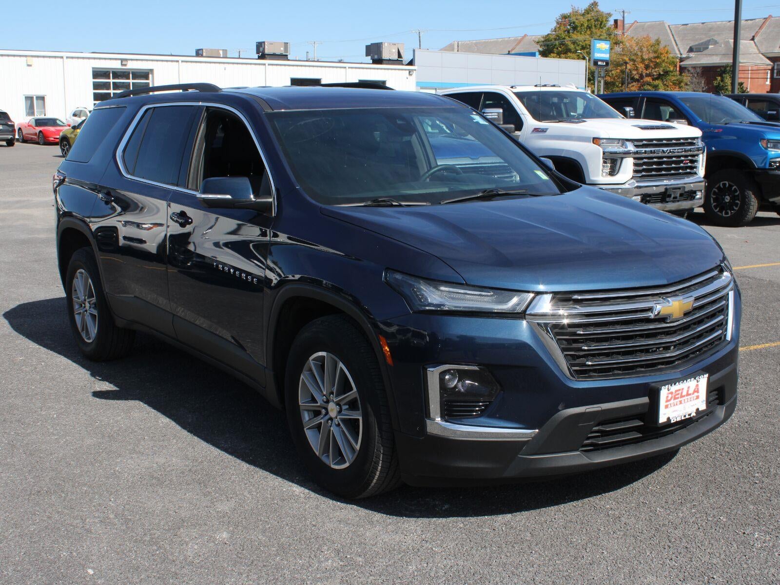 2023 Chevrolet Traverse LT Cloth
