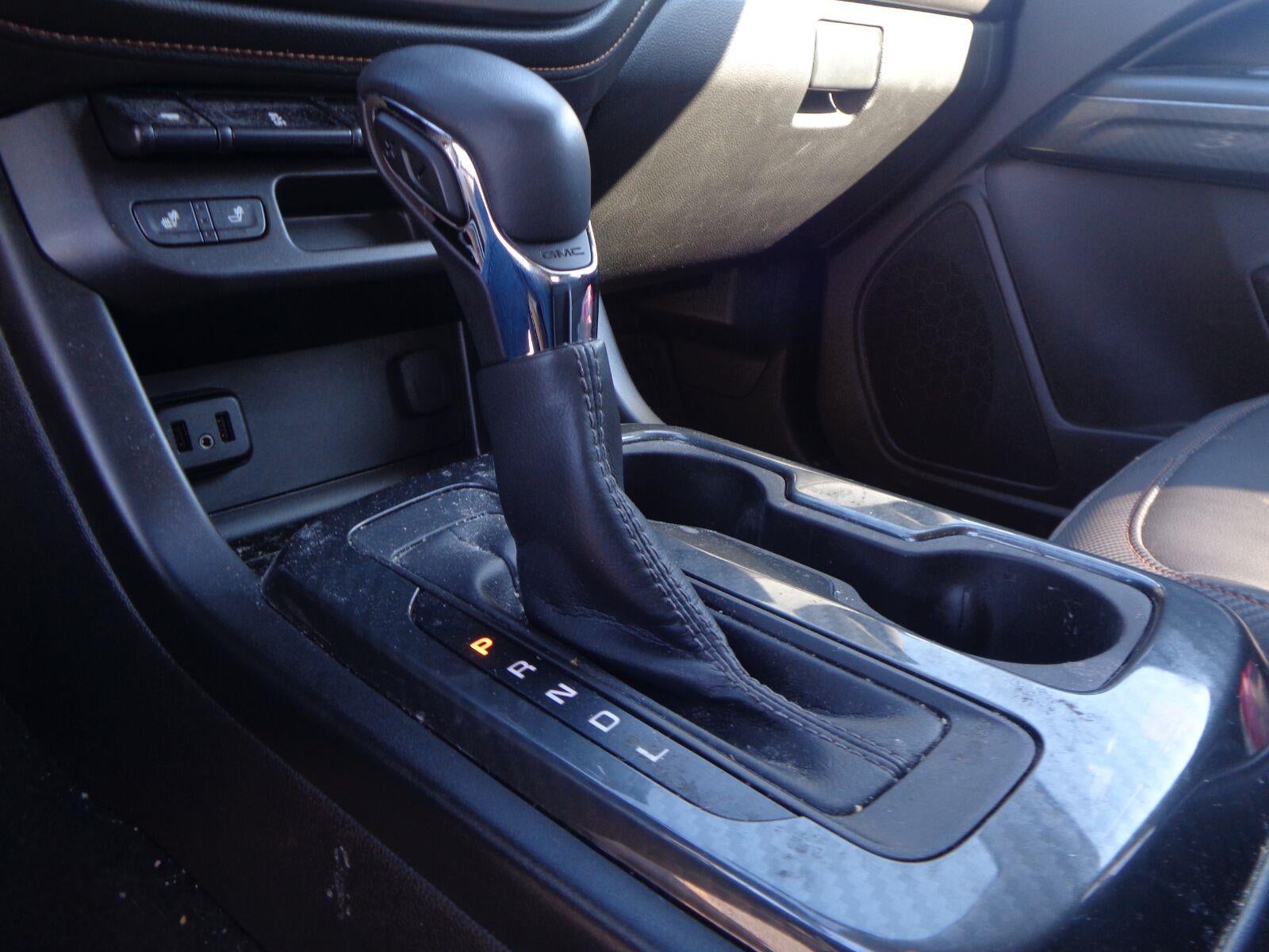 2022 GMC Canyon 4WD AT4 w/Cloth