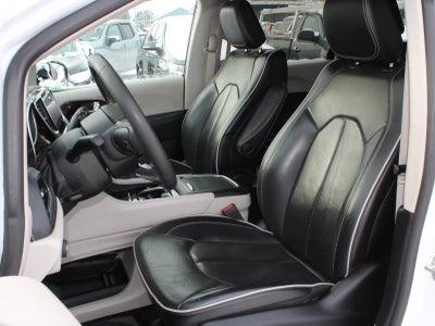 2023 Chrysler Pacifica Hybrid Limited