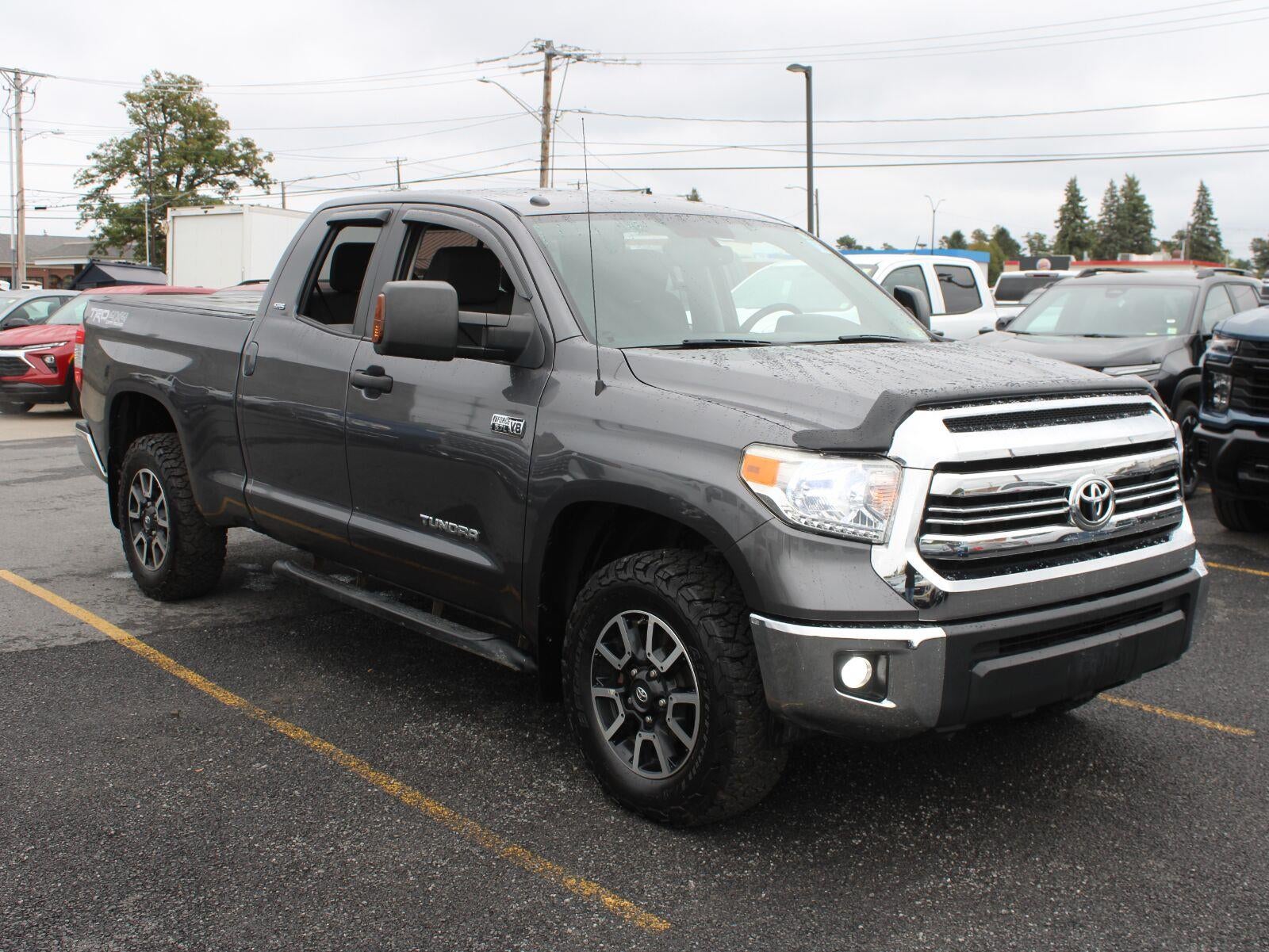 2017 Toyota Tundra SR5 5.7L V8